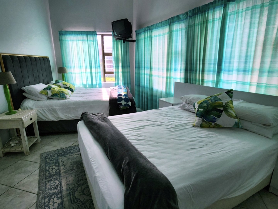 6 Bedroom Property for Sale in Kleinbaai Western Cape